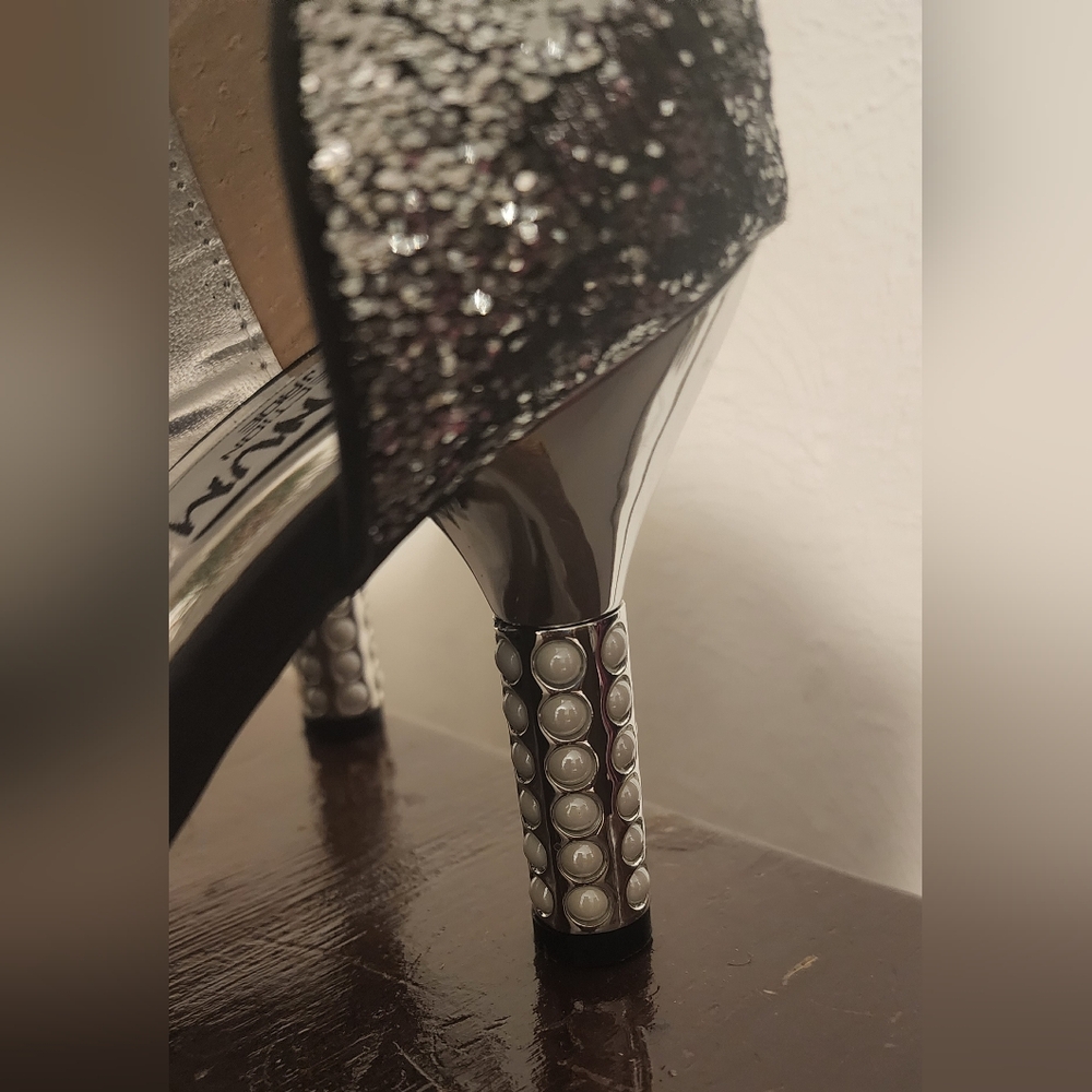 Platinum by JRoe Silver Shimmer Glitter Heels - Picture 4 of 5